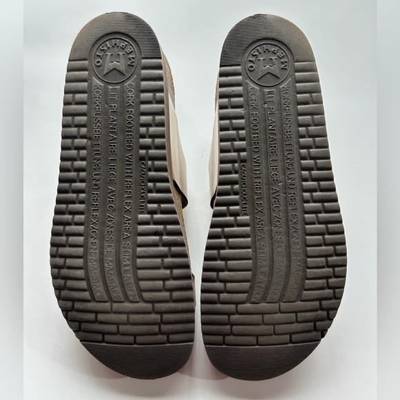 Mephisto Women’s Gold Tan Sandals with Adjustable Buckles - Picture 11 of 13